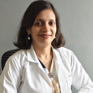 Dr Astha Jain retina specialist and vitreoretinal surgeon in Mumbai